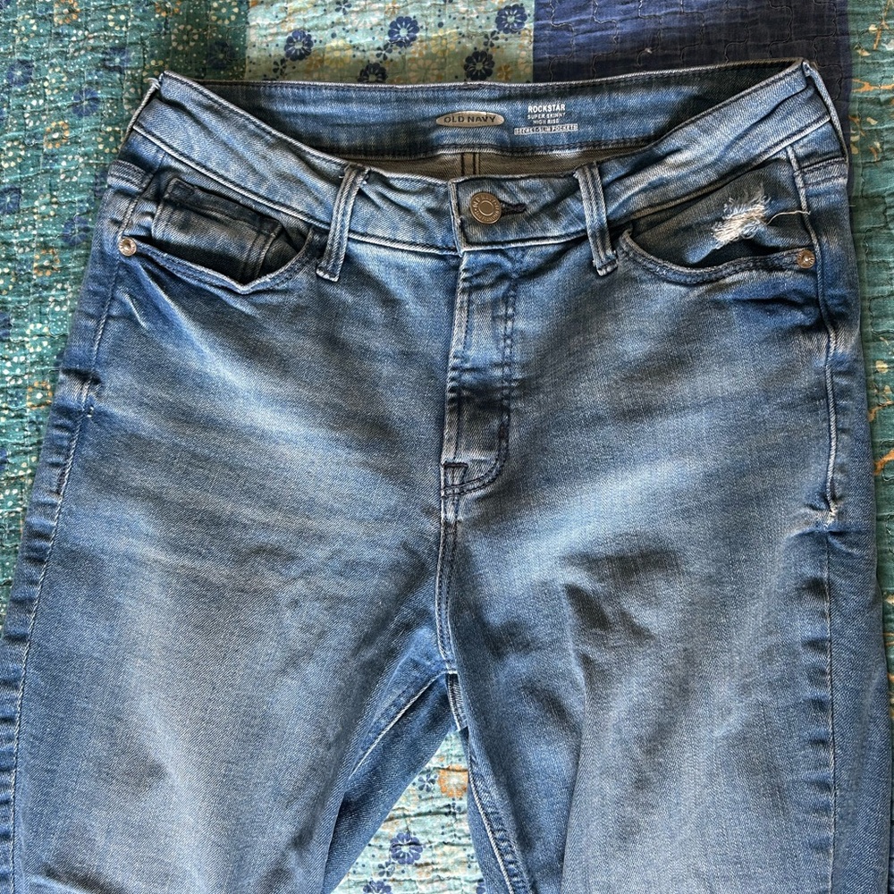 Old Navy Women's Distressed Rockstar Skinny Jeans - Light Blue